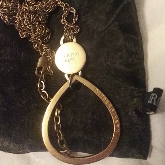 Dyberg kern gold teardrop chain necklace. - Picture 2 of 3